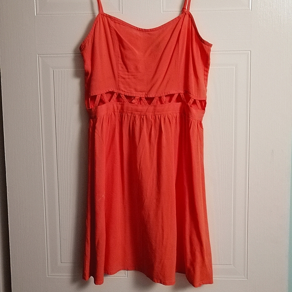 Coral Cutout Sundress🐚🏵️🐙 - Picture 3 of 5